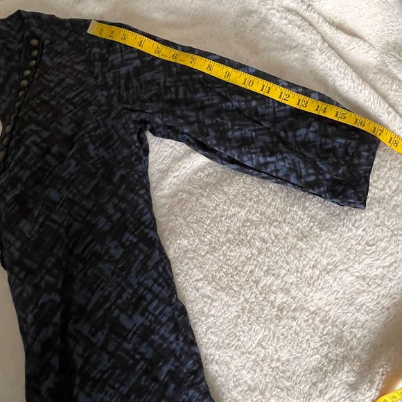 ⭐️Bogo⭐️ 🎈Michael Kors XS  petite studdded v neck top - Picture 7 of 13